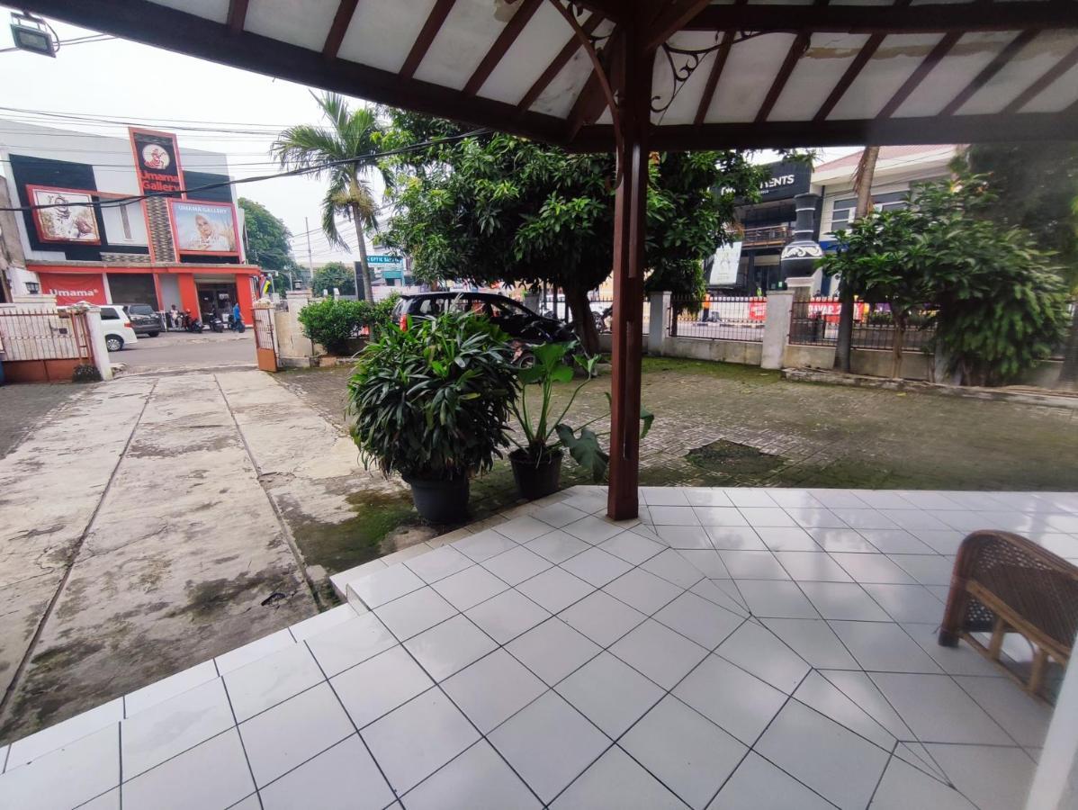 Oyo 90865 Hotel Kusuma Purwakarta 加拉旺 外观 照片