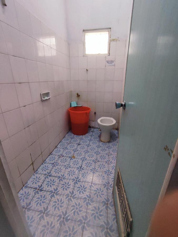 Oyo 90865 Hotel Kusuma Purwakarta 加拉旺 外观 照片
