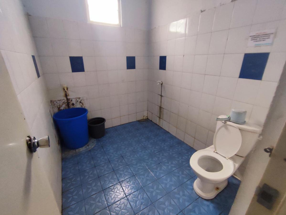 Oyo 90865 Hotel Kusuma Purwakarta 加拉旺 外观 照片