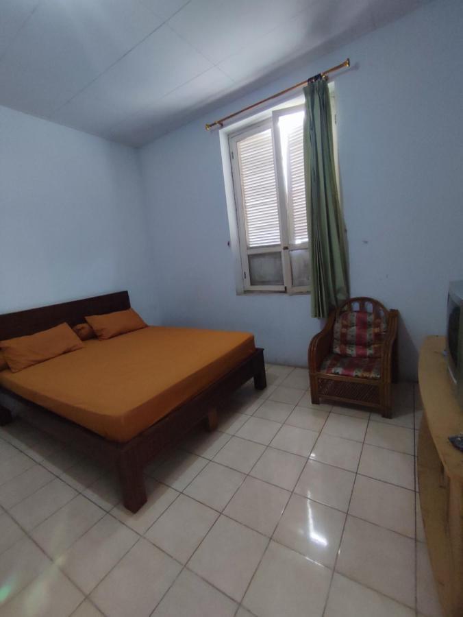 Oyo 90865 Hotel Kusuma Purwakarta 加拉旺 外观 照片