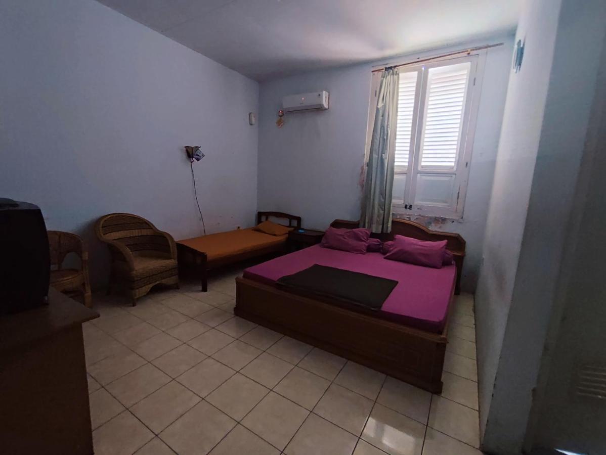 Oyo 90865 Hotel Kusuma Purwakarta 加拉旺 外观 照片
