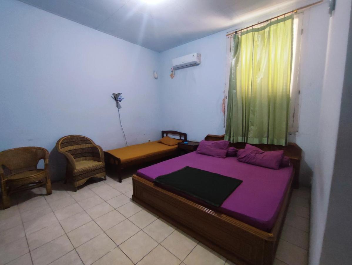Oyo 90865 Hotel Kusuma Purwakarta 加拉旺 外观 照片